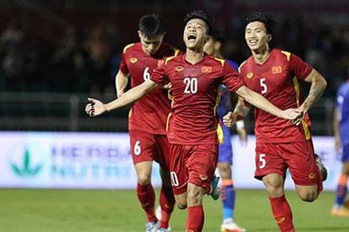 Báo Trung Quốc: 'Bóng đá Việt Nam đã vượt qua Trung Quốc'