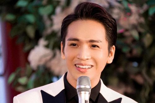 Bất ngờ với con đường học vấn của chàng diễn viên liên tục vướng tin đồn hẹn hò với Nam Em