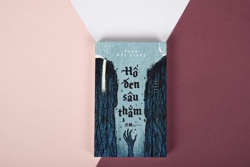 'Hố đen sâu thẳm' – tấm màn dị thường được dệt nên từ chất liệu đời sống thường ngày