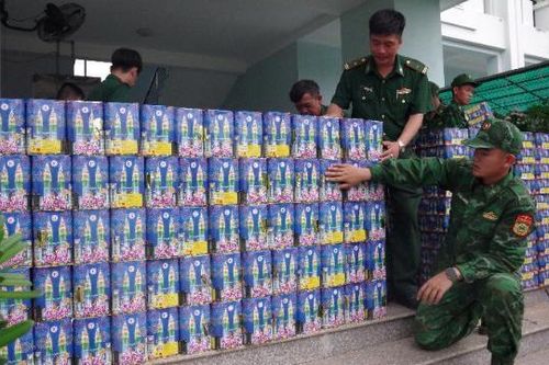 Bắt quả tang hơn 1,5 tấn pháo lậu xuất xứ Trung Quốc tuồn vào Việt Nam