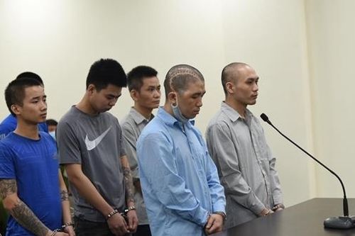 Đâm chết đối thủ để 'thị uy' rồi đi đầu thú