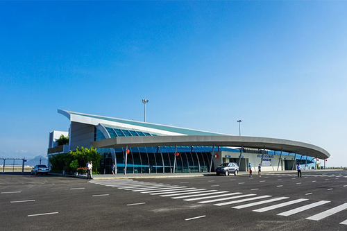 Sân bay đầu tiên mở cửa trở lại sau siêu bão Noru