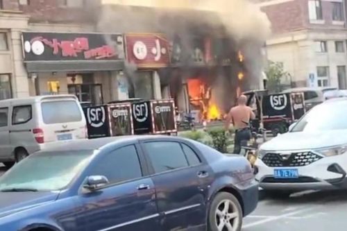 Cháy nhà hàng tại Trung Quốc, 17 người thiệt mạng