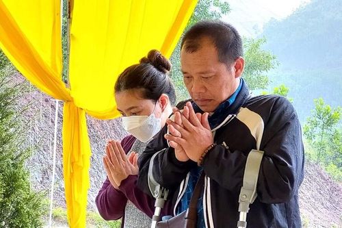 Khởi tố 2 bị can thiêu xác cháu bé vụ gửi con chữa bệnh, nhận lại hũ tro cốt