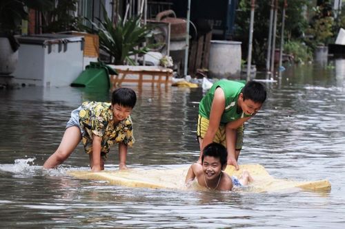 Thêm địa phương cho học sinh trở lại trường sau bão Noru