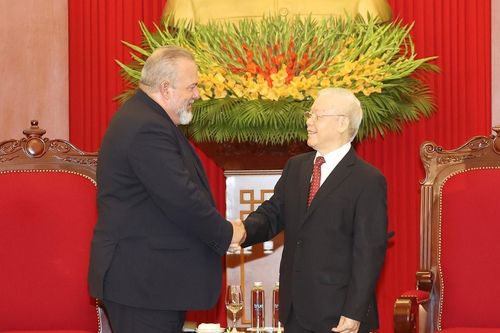 Thủ tướng Cuba chào xã giao Tổng bí thư và Chủ tịch nước