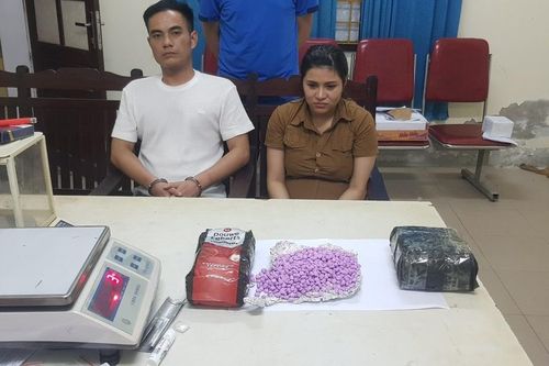 Dùng ôtô vận chuyển hơn 2 kg ma túy thì bị bắt