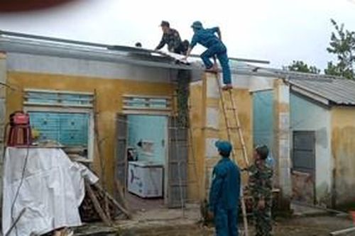 Bão Noru đã đi qua nhưng nhiệm vụ của các bộ đội vẫn còn