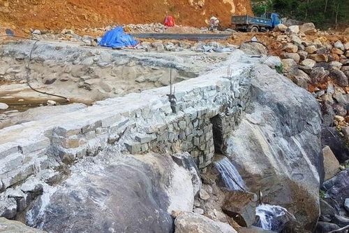 Chặn suối, bạt đồi làm khu du lịch trái phép ở Huế: Phạt chủ đầu tư 15 triệu