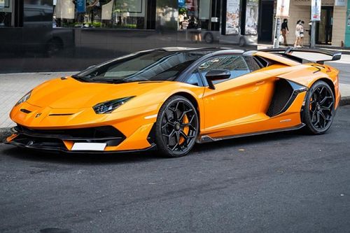 Lamborghini Aventador SVJ Roadster hơn 23 tỷ 'quay đầu' về Hà Nội