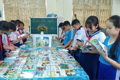 Xây dựng, phát hành và sử dụng sách giáo khoa từ kinh nghiệm quốc tế