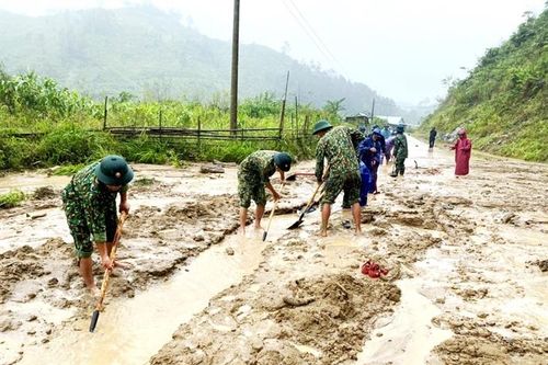 BĐBP Quảng Nam giúp dân khắc phục thiệt hại sau bão