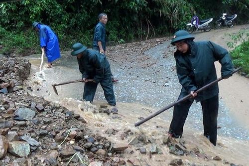 BĐBP Quảng Bình giúp dân khắc phục hậu quả sau bão số 4