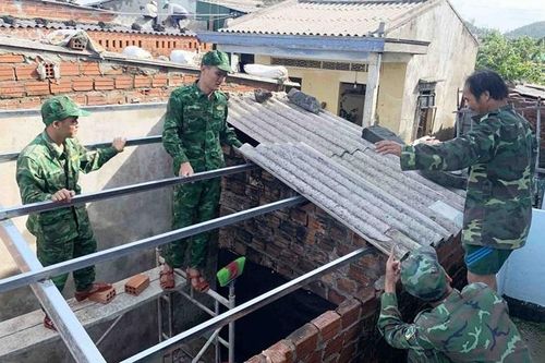 Giúp người dân đảo Lý Sơn sớm ổn định cuộc sống
