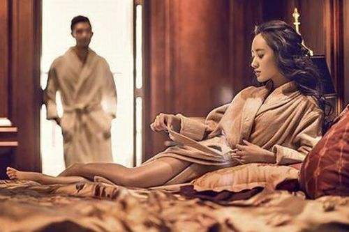 Không chỉ 'cắm sừng' chồng, vợ trẻ còn cả gan làm điều này ngay tại gia đình chồng suốt nhiều năm
