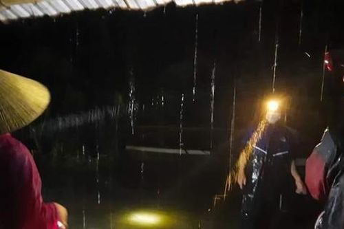 Lũ trên các sông Nghệ An, Hà Tĩnh đang lên