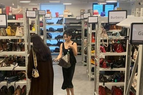 Thắt chặt hầu bao, dân Trung Quốc chuộng hàng hiệu second hand