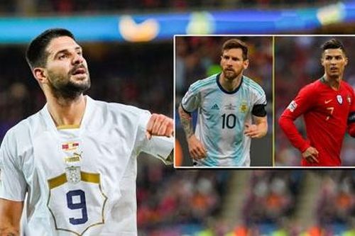Mitrovic lập thành tích ấn tượng hơn cả Messi và Ronaldo