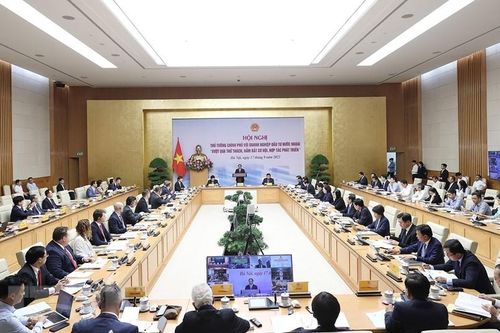 Thủ tướng: Tháo gỡ vướng mắc, tạo môi trường thu hút đầu tư nước ngoài