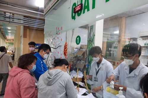 Bệnh viện tự chủ tài chính càng làm càng thâm hụt, không có nguồn để tái đầu tư