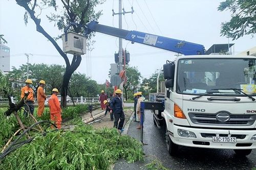 Miền Trung khôi phục cấp điện cho 100% khách hàng sau bão Noru
