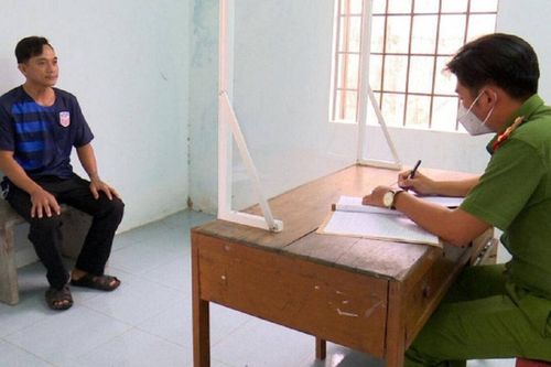 Cay cú bị người yêu phản bội, gã đàn ông đánh 'tình địch' bất tỉnh