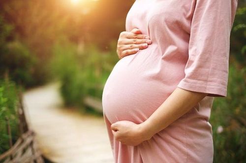 Phụ nữ đã tắt kinh muốn mang bầu cần làm gì để đảm bảo an toàn sức khỏe mẹ và thai nhi?
