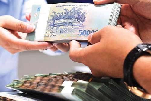 Nhân viên đổi ngoại tệ 'chợ đen' chiếm đoạt hơn 13 tỷ đồng