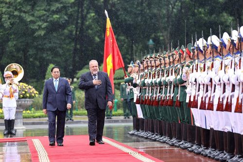 Thủ tướng Phạm Minh Chính chủ trì lễ đón chính thức Thủ tướng Cuba