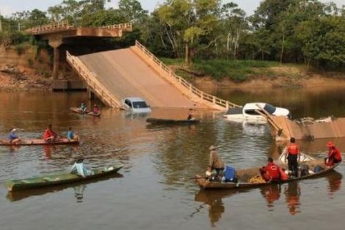 Sập cầu ở Brazil, hàng chục người thương vong