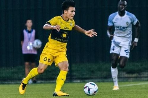 HLV Pau FC chỉ ra lý do Quang Hải dự bị