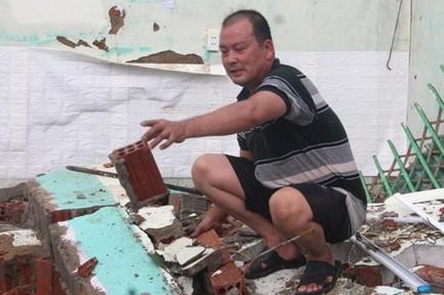 Quảng Nam: Người dân bàng hoàng, đau xót khi nhà bị bão quật sập