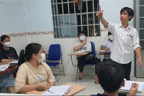 Lớp học đặc biệt của người thầy công nhân