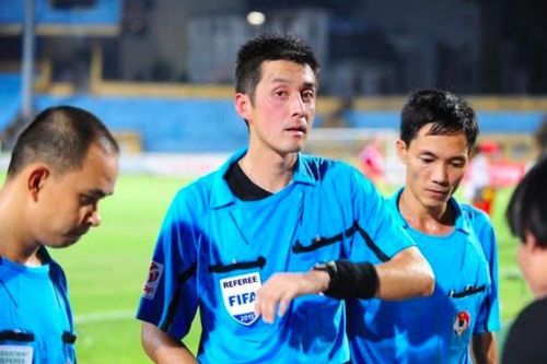 Sẵn sàng thuê trọng tài ngoại bắt V-League 2022