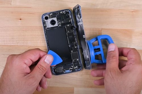 AppleCare+ cho phép sửa iPhone miễn phí không giới hạn tại Mỹ
