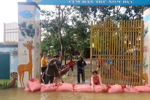 Nhiều huyện của Nghệ An tiếp tục cho học sinh nghỉ học do mưa lũ