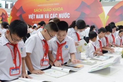 Giá sách giáo khoa hiện nay rẻ, không ảnh hưởng đến thu nhập
