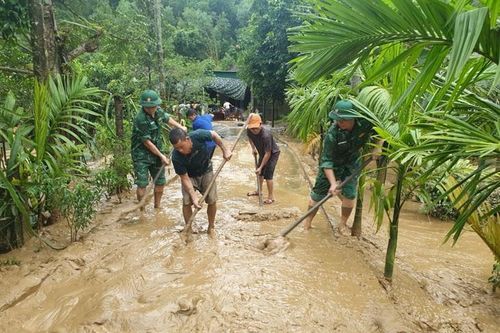 BĐBP bám địa bàn giúp dân khắc phục hậu quả mưa bão