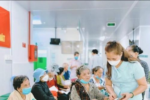 Nhiều địa phương thiếu hụt nhân viên y tế