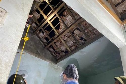 Hàng chục nhà dân trơ nóc sau lốc xoáy kinh hoàng trong đêm ở Hà Tĩnh