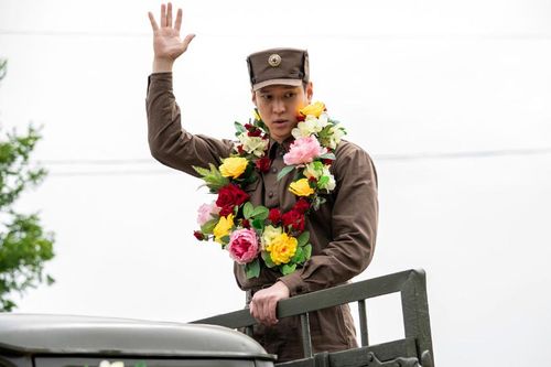Doanh thu không tưởng của 'Bỗng dưng trúng số' sau 1 tuần chiếu tại Việt Nam