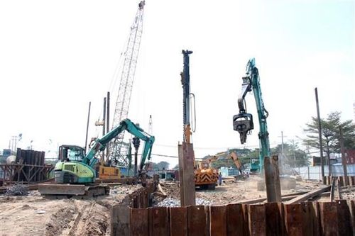 Tạm đình chỉ thi công ở nút giao thông Nguyễn Văn Linh-Nguyễn Hữu Thọ