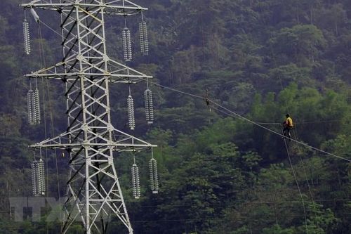 Đóng điện đường dây 220kV Lào Cai-Bảo Thắng, đảm bảo điện cho miền Bắc