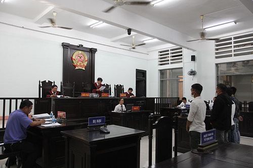 Gây rối trật tự từ lời thách thức trên facebook