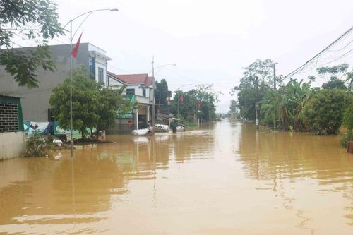 Bảy người chết và mất tích, hàng nghìn ngôi nhà ngập trong mưa lũ, Thủ tướng yêu cầu tập trung khắc phục