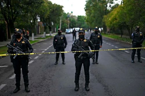 6 cảnh sát Mexico bị bắn chết