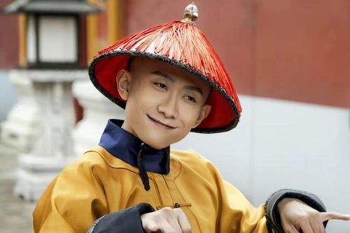 'Vi Tiểu Bảo' Trương Nhất Sơn trượt dốc