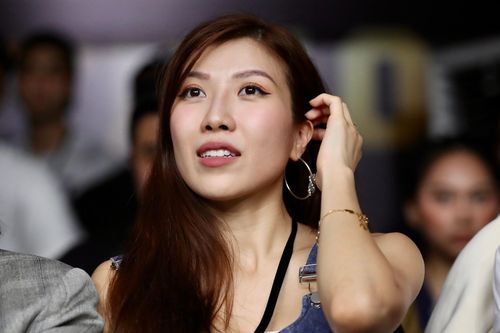 Dàn diễn viên, người mẫu đi xem trận tranh đai IBA thế giới