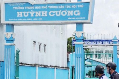 Trường Huỳnh Cương trả lại học sinh tiền ôn thi chênh lệch