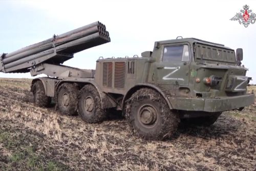 Nga tung video tên lửa phóng loạt Uragan tham chiến tại Ukraine